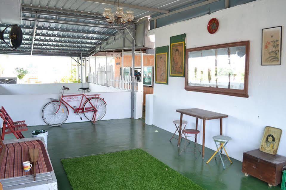 ホテル Ringo'S Foyer Malacca エクステリア 写真